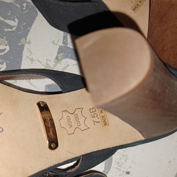 A.B.S Allen Schwartz Black suede Heels - Picture 3 of 7